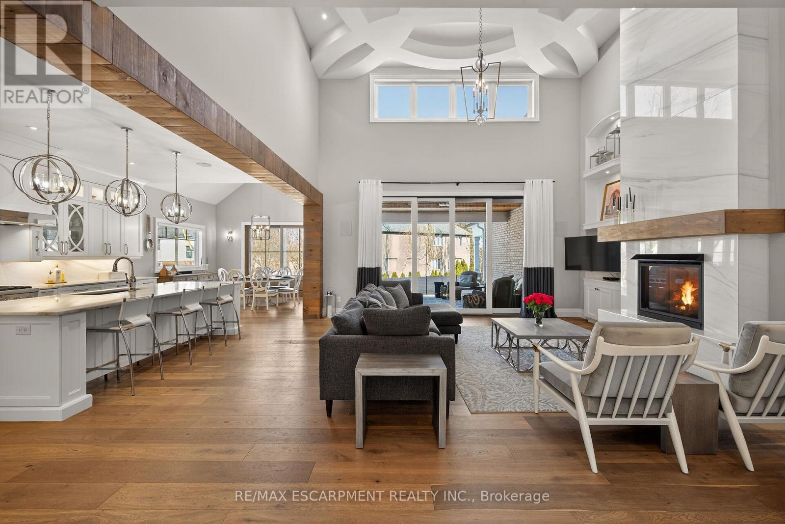 747 Vernon Place, Hamilton, Ontario  L9G 3H4 - Photo 5 - X12839766