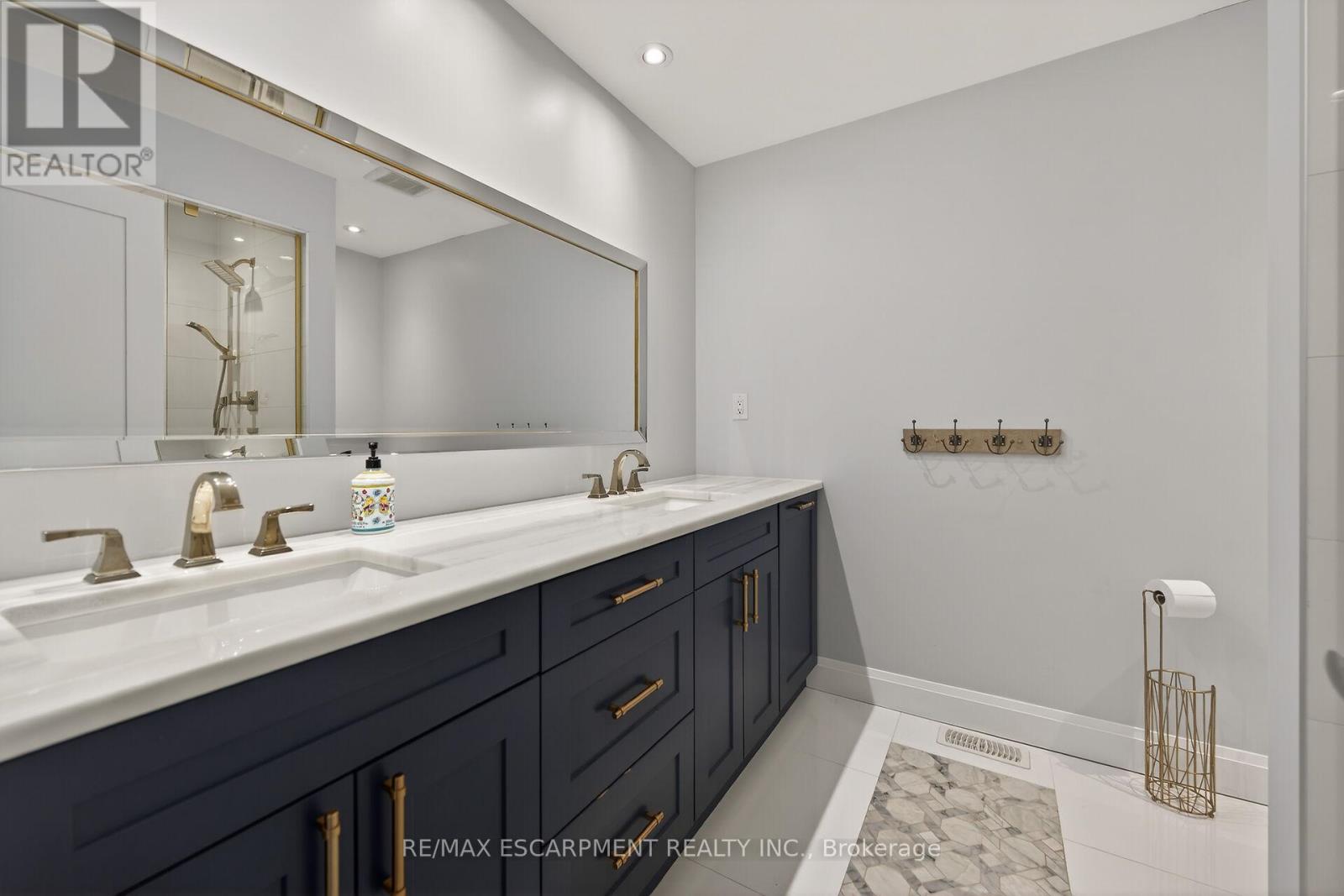 747 Vernon Place, Hamilton, Ontario  L9G 3H4 - Photo 28 - X12839766