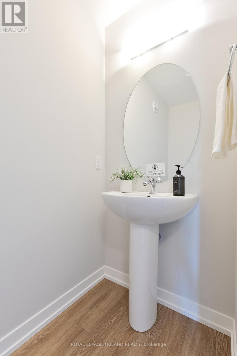 112 Styles Drive, St. Thomas, Ontario  N5R 0N8 - Photo 9 - X12846632