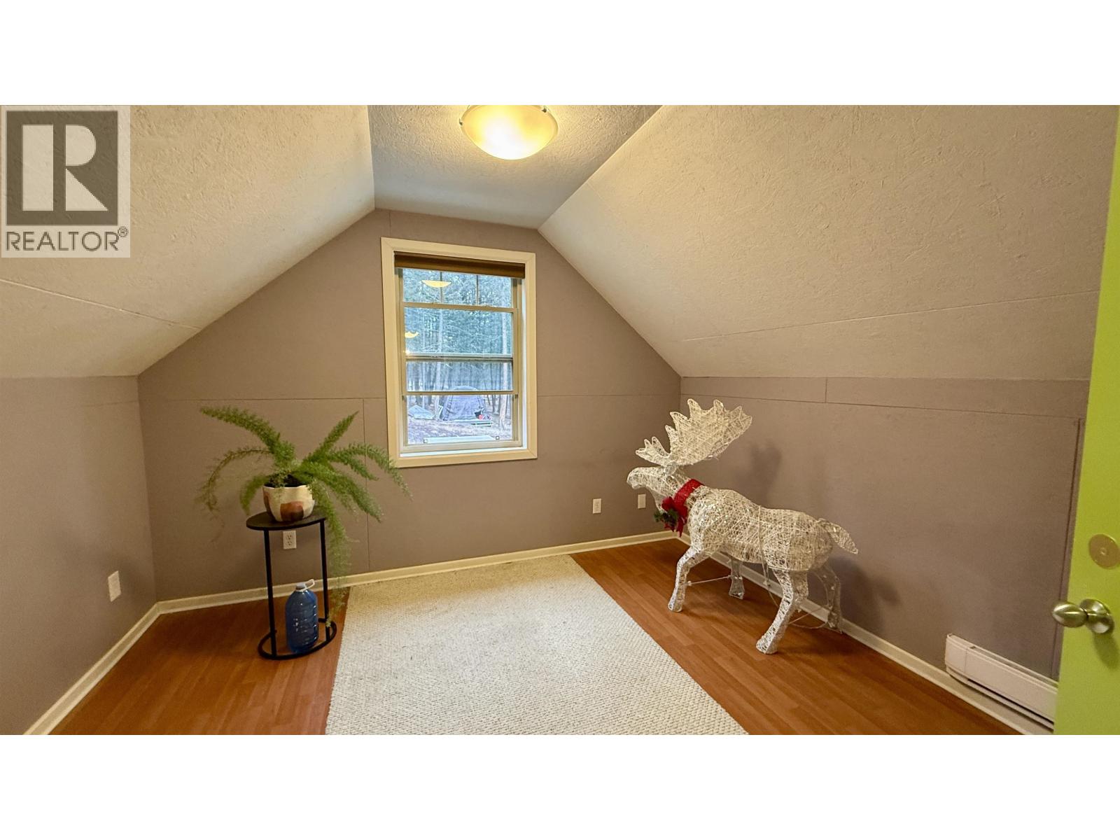 5352 Qua Place, 108 Mile Ranch, British Columbia  V0K 2Z0 - Photo 24 - R3087756