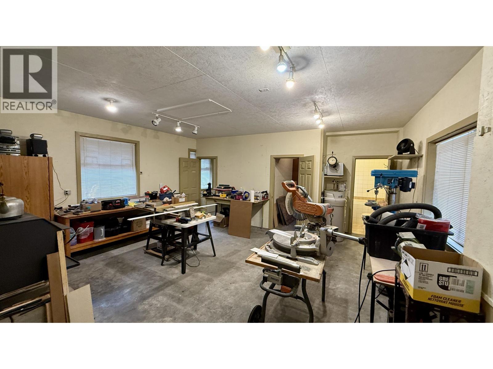 5352 Qua Place, 108 Mile Ranch, British Columbia  V0K 2Z0 - Photo 29 - R3087756