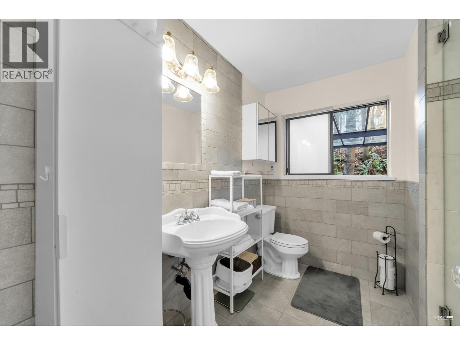 210 Nelson Street, Coquitlam, British Columbia  V3K 4M4 - Photo 22 - R3096278