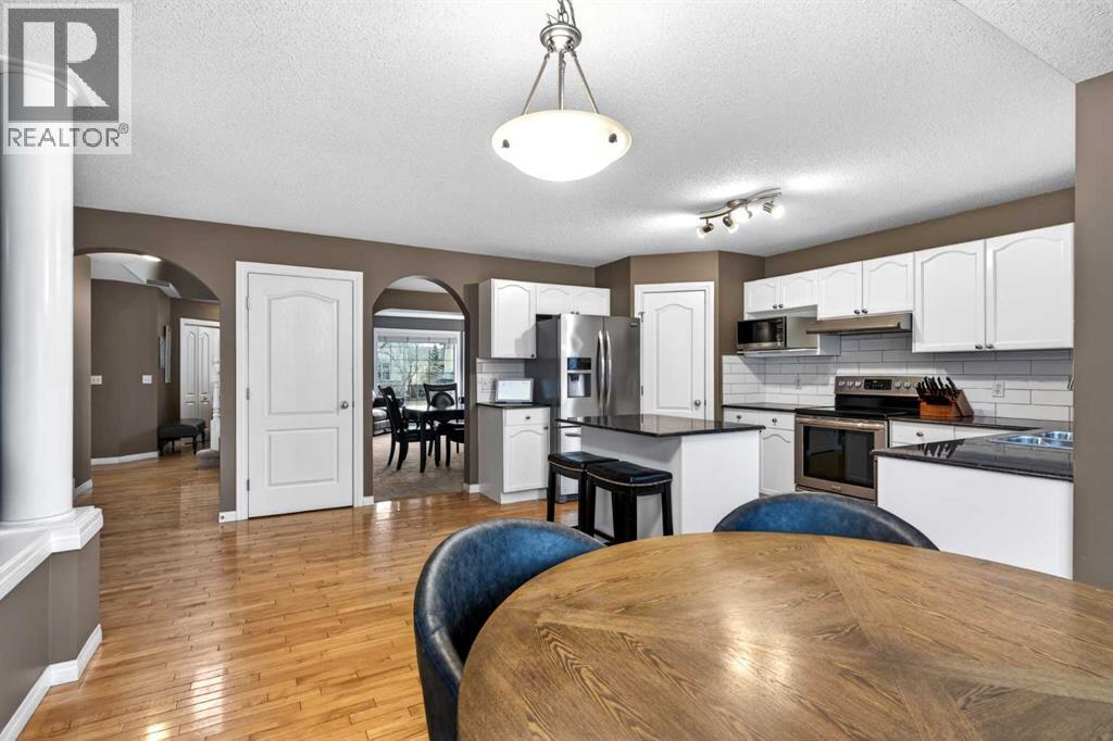 69 Elkton Way Sw, Calgary, Alberta  T3H 4Y9 - Photo 10 - A2284817