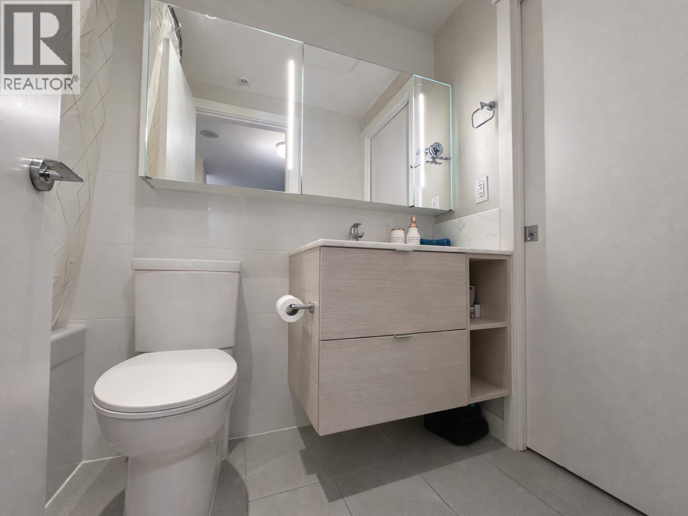 306 602 Como Lake Avenue, Coquitlam, British Columbia  V3J 0G2 - Photo 13 - R3059137