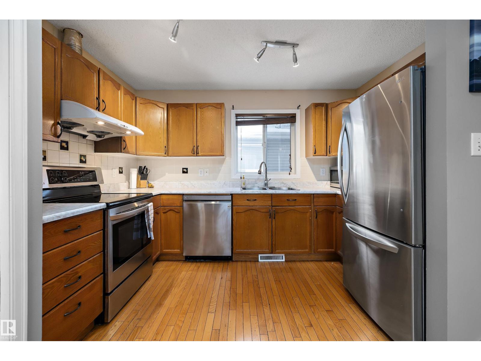 8007 160 Av Nw, Edmonton, Alberta  T5Z 3A2 - Photo 3 - E4475873