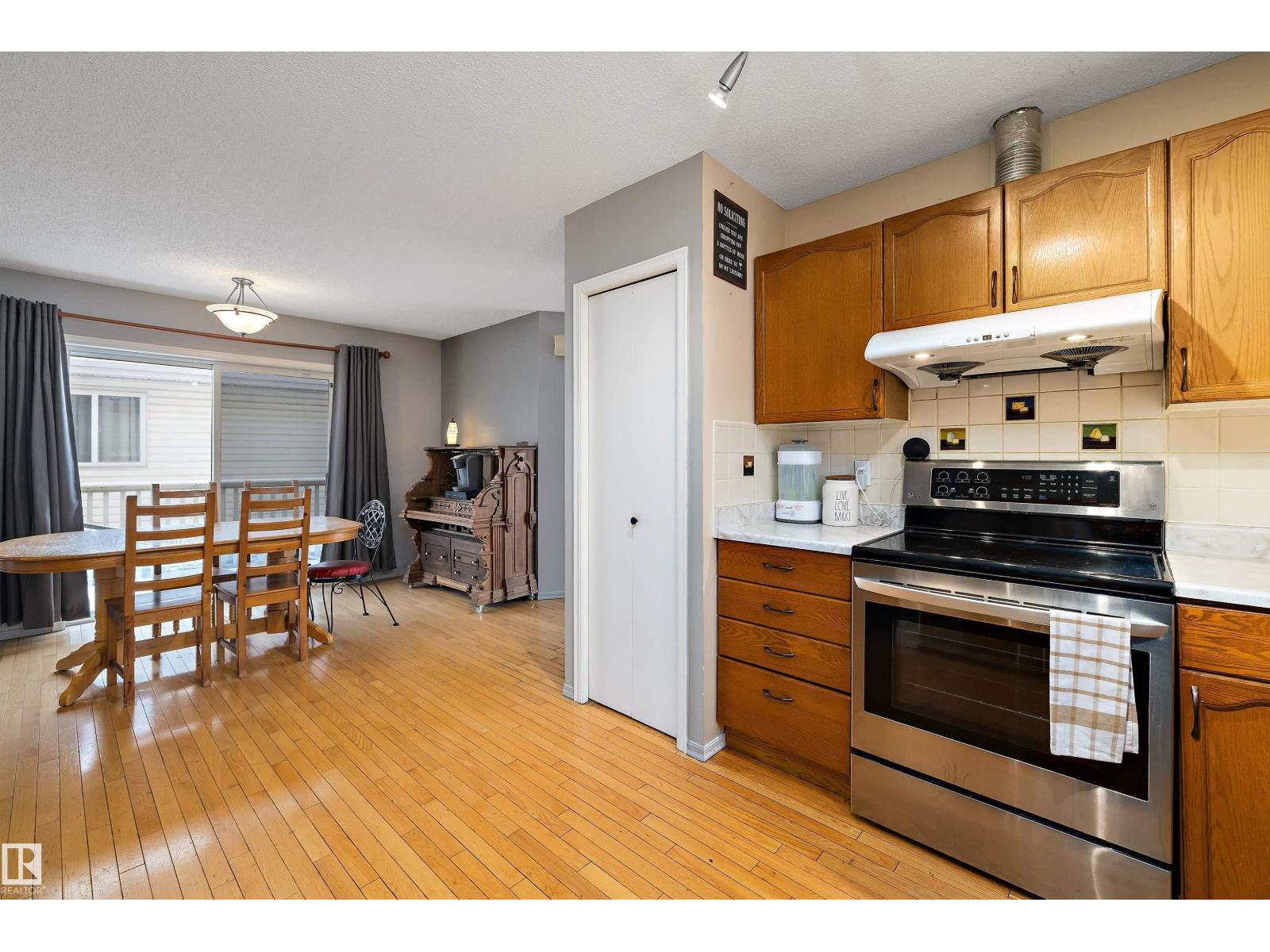 8007 160 Av Nw, Edmonton, Alberta  T5Z 3A2 - Photo 5 - E4475873