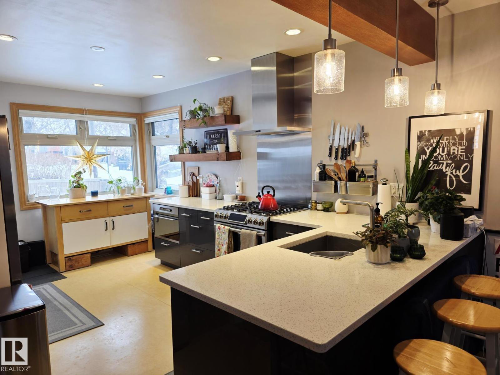 10938 131 ST NW, edmonton, Alberta