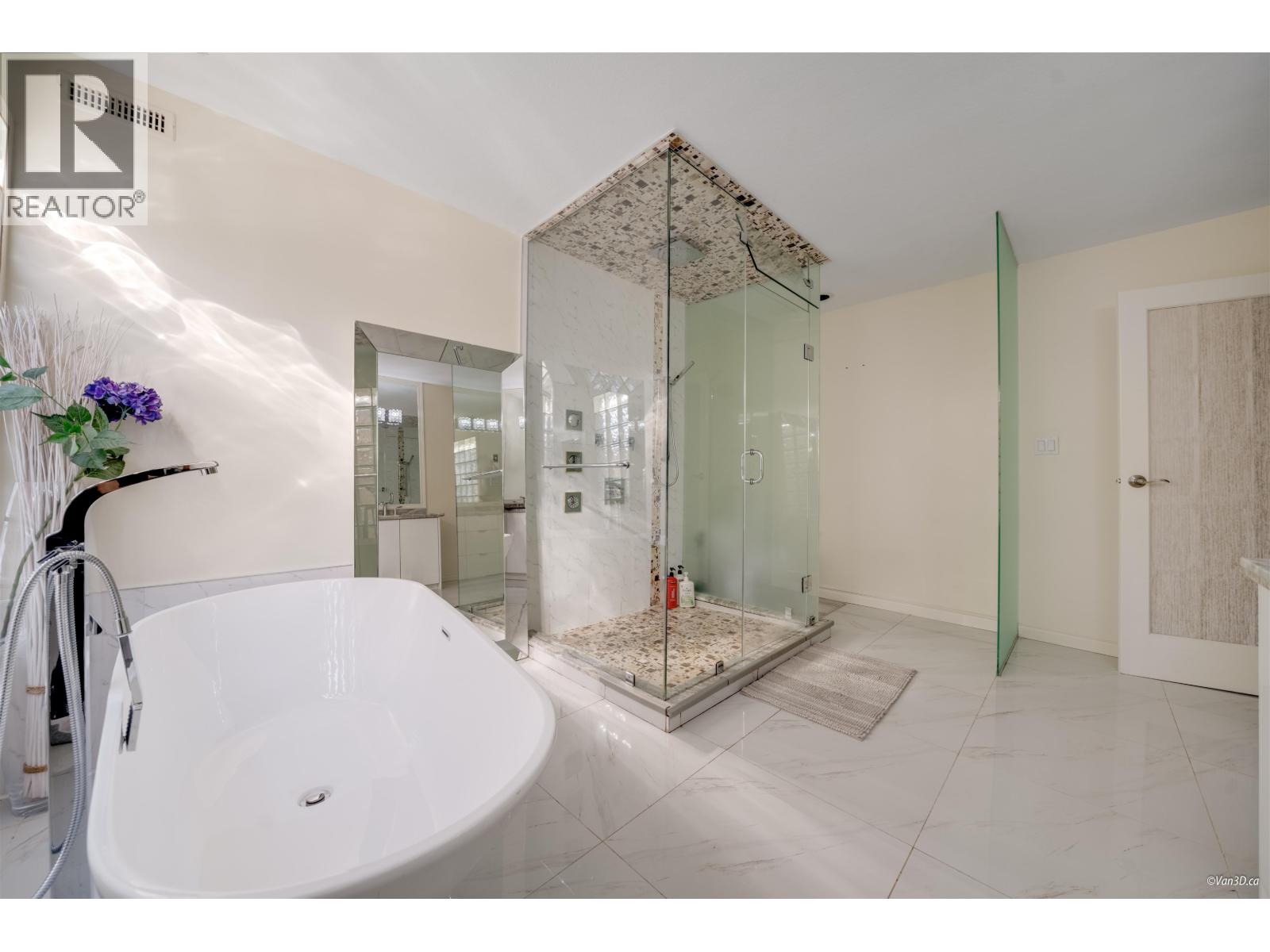 7215 Frobisher Drive, Richmond, British Columbia  V7C 4P8 - Photo 7 - R3077101