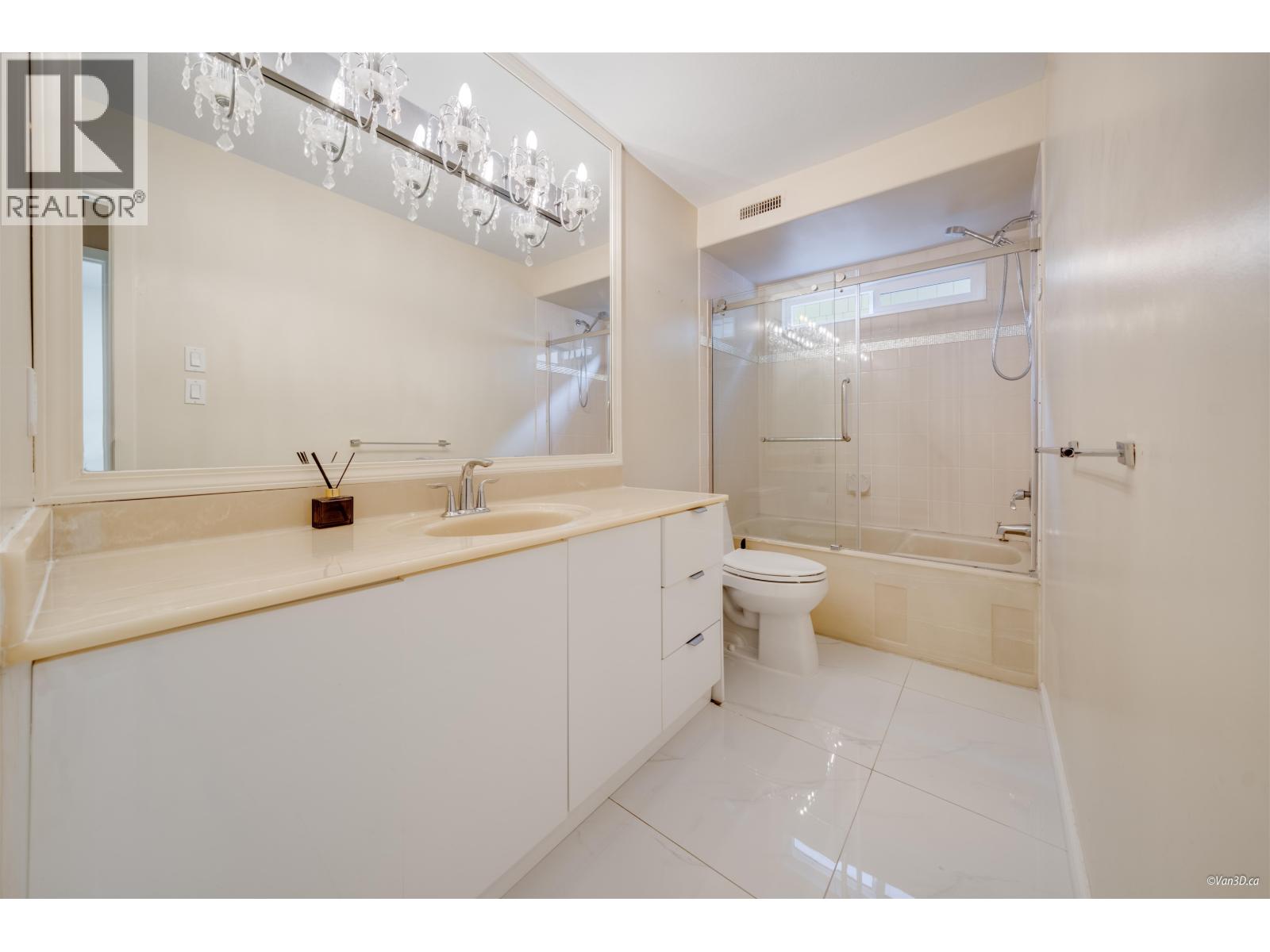 7215 Frobisher Drive, Richmond, British Columbia  V7C 4P8 - Photo 4 - R3077101