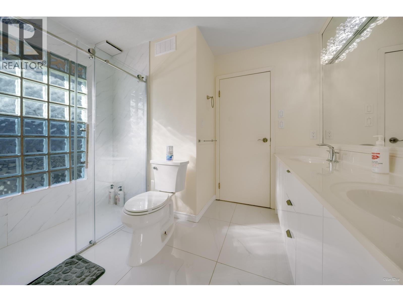 7215 Frobisher Drive, Richmond, British Columbia  V7C 4P8 - Photo 23 - R3077101