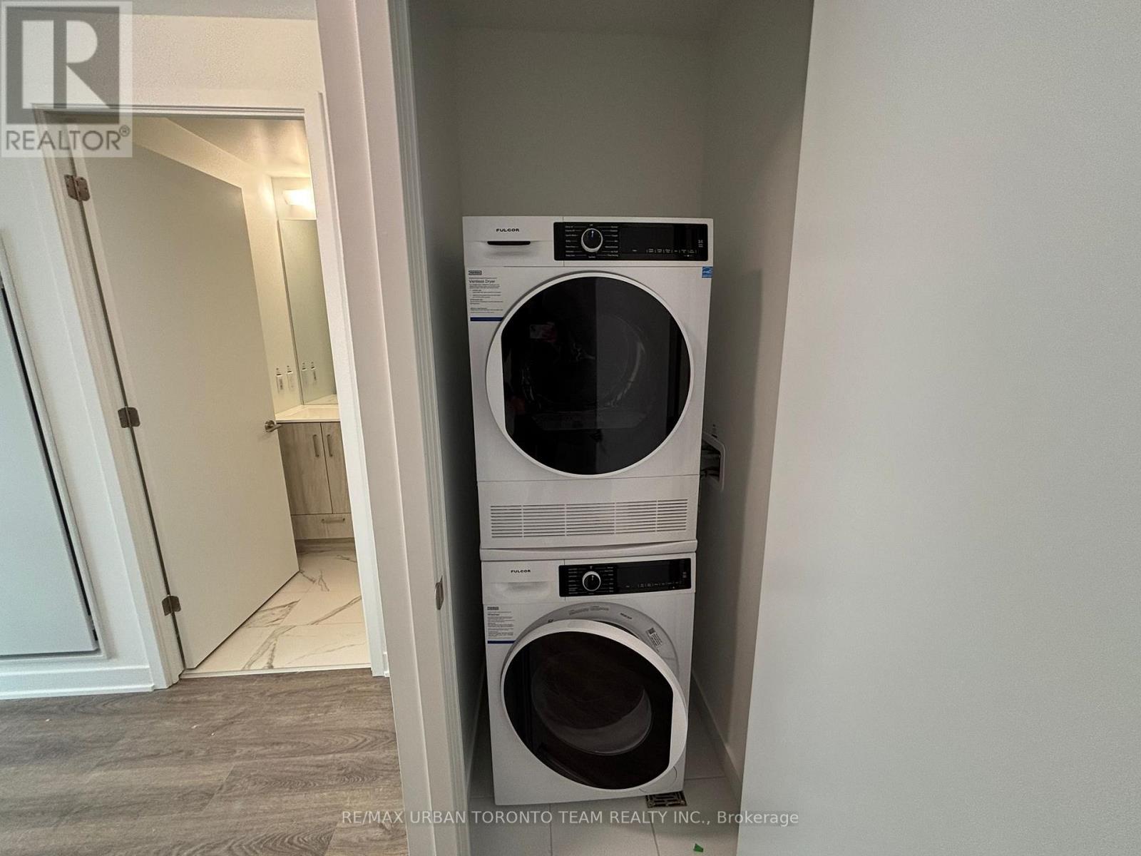 1611 - 180 Front Street E, Toronto, Ontario  M5A 0K9 - Photo 10 - C12846592