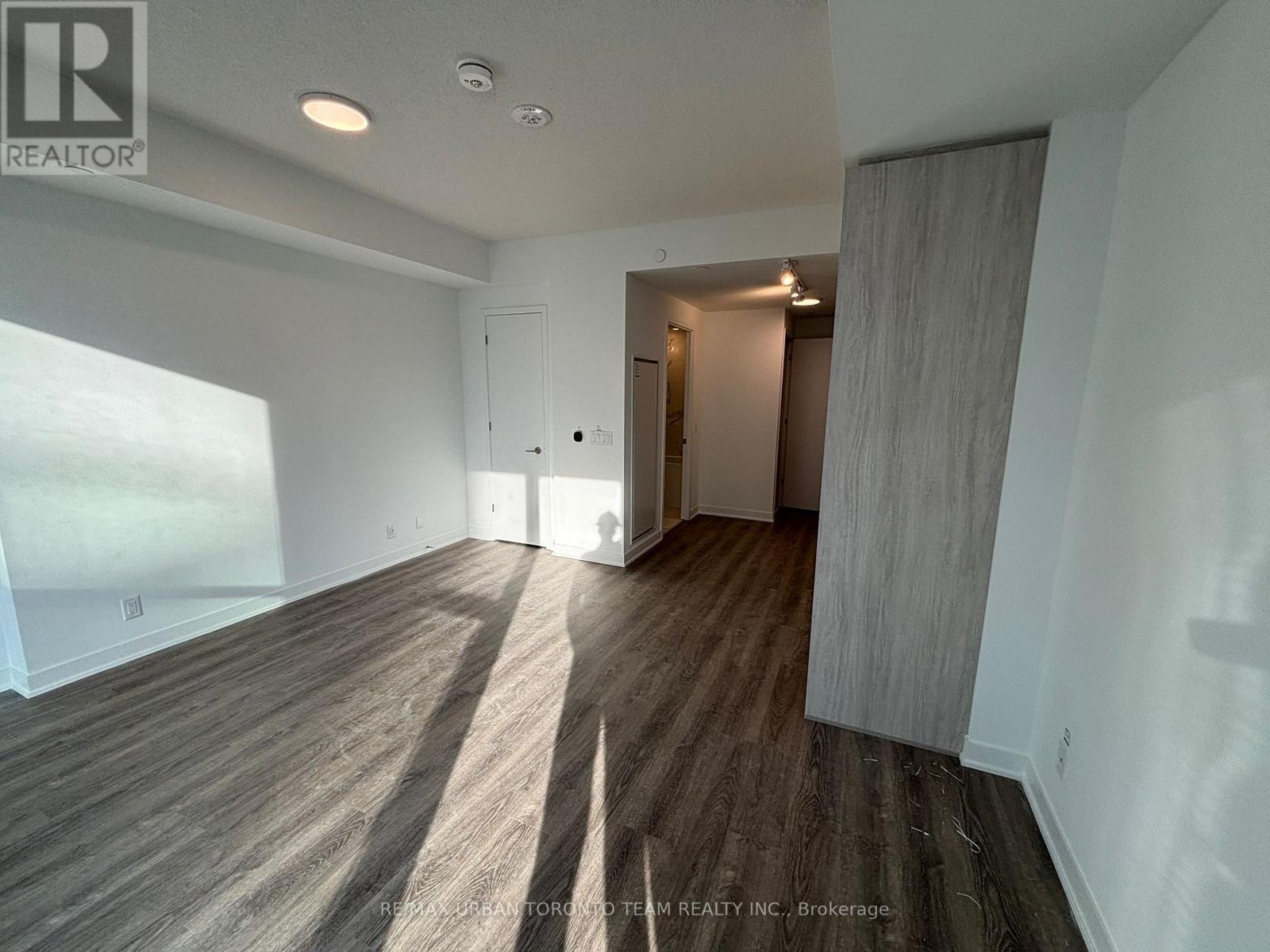 1611 - 180 Front Street E, Toronto, Ontario  M5A 0K9 - Photo 3 - C12846592