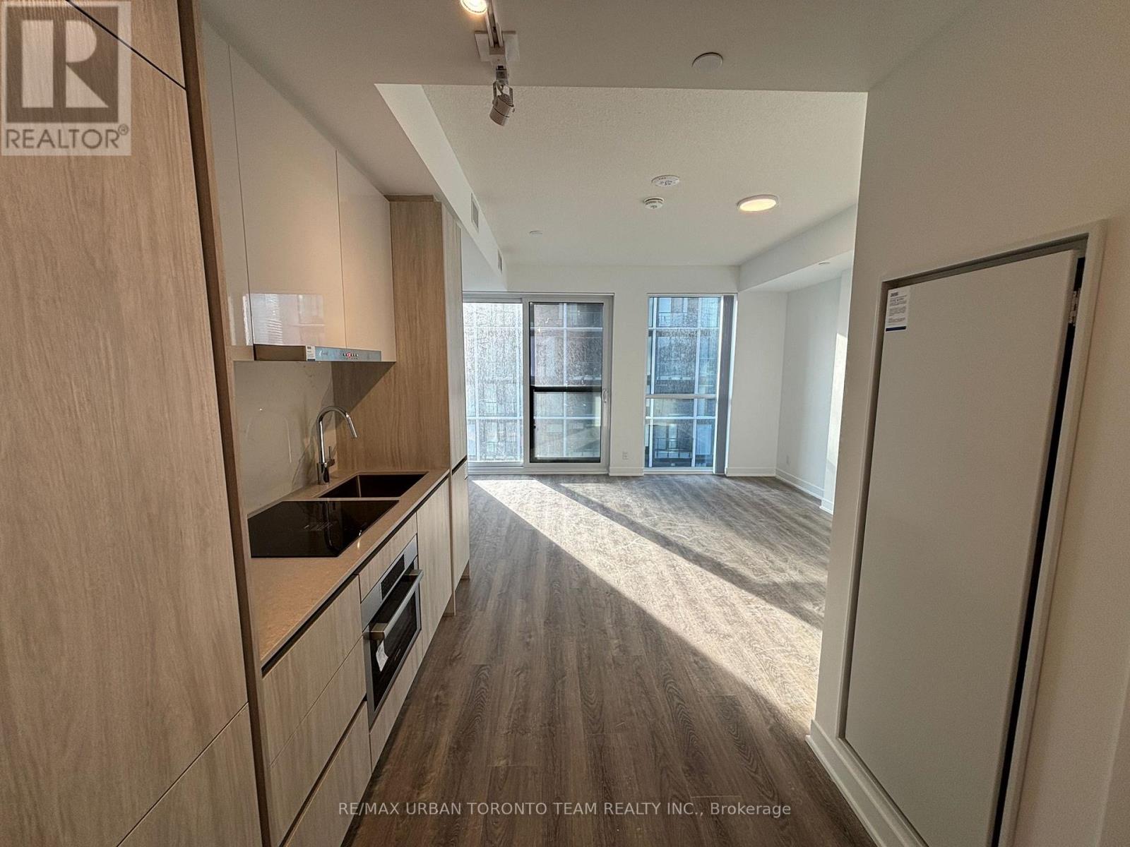 1611 - 180 Front Street E, Toronto, Ontario  M5A 0K9 - Photo 6 - C12846592