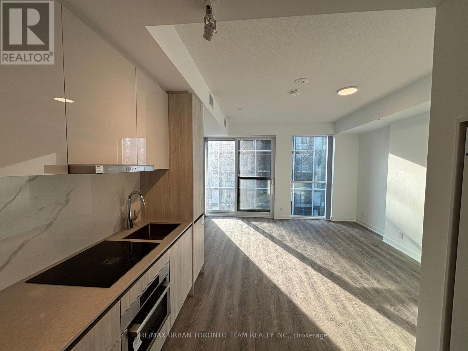 1611 - 180 Front Street E, Toronto, Ontario  M5A 0K9 - Photo 8 - C12846592