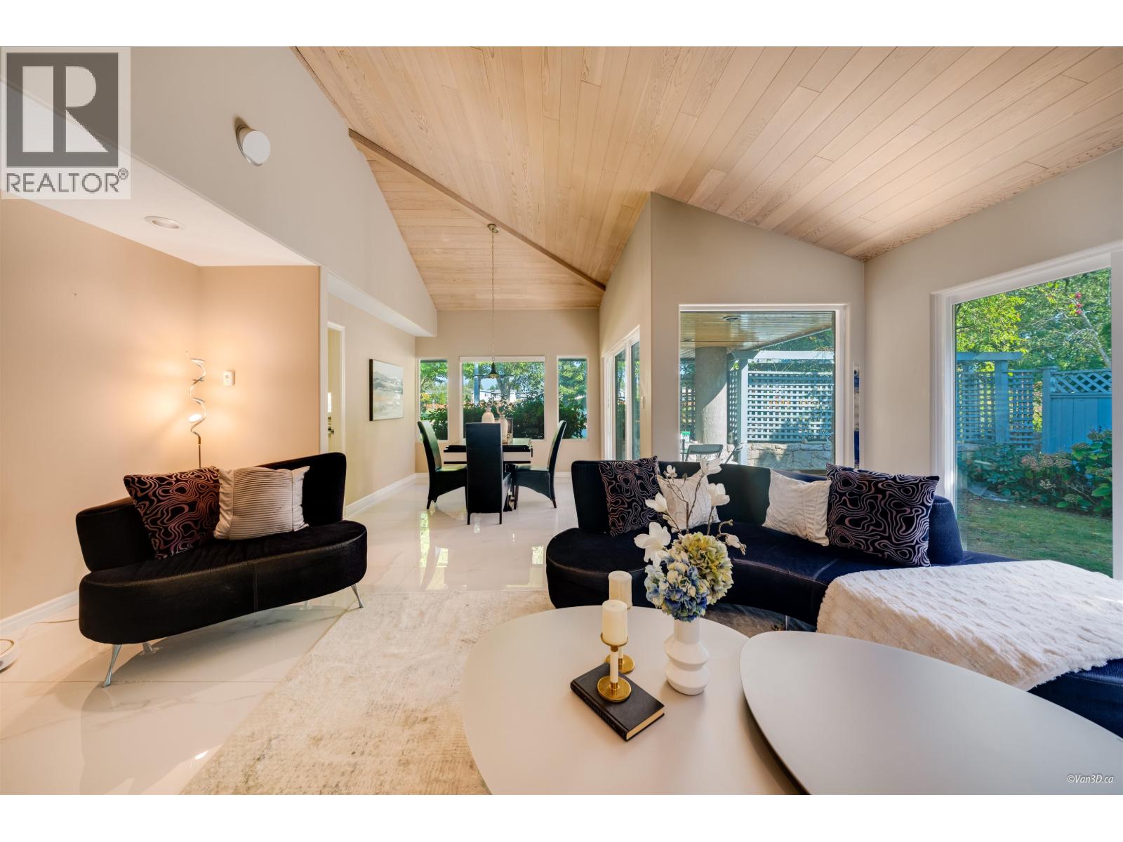 7215 Frobisher Drive, Richmond, British Columbia  V7C 4P8 - Photo 2 - R3077101