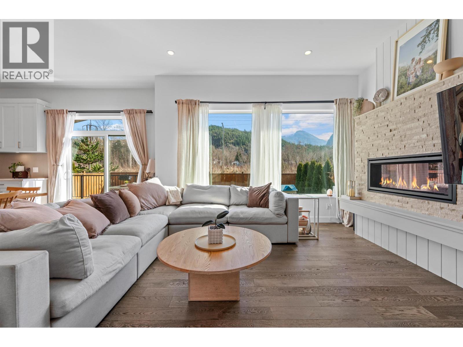 39212 Cardinal Drive, Squamish, British Columbia  V8B 0V3 - Photo 10 - R3096288