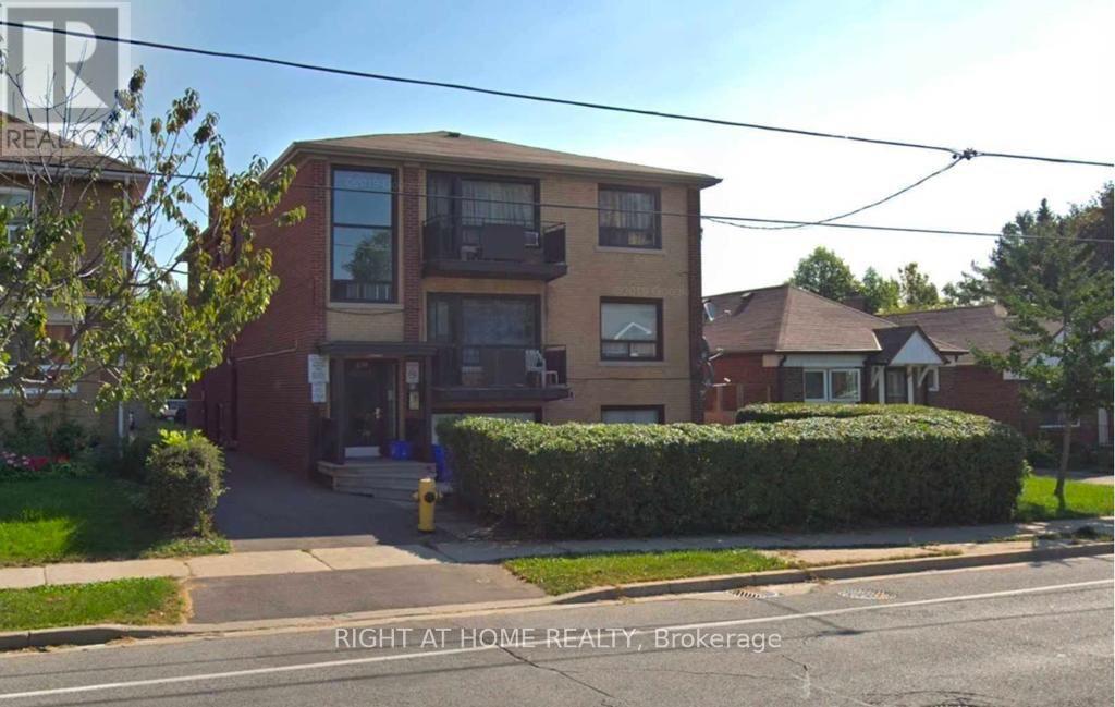 3 - 139 ROYAL YORK ROAD, Toronto, Ontario