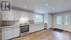 133 Harrison Drive, Newmarket, Ontario  L3Y 4P5 - Photo 5 - N12846614