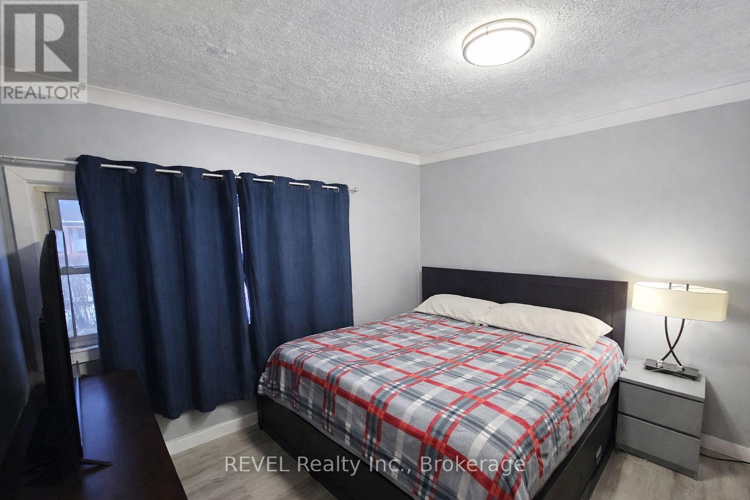 Upper - 6222 Hawkins Street, Niagara Falls, Ontario  L2G 3B5 - Photo 5 - X12837190