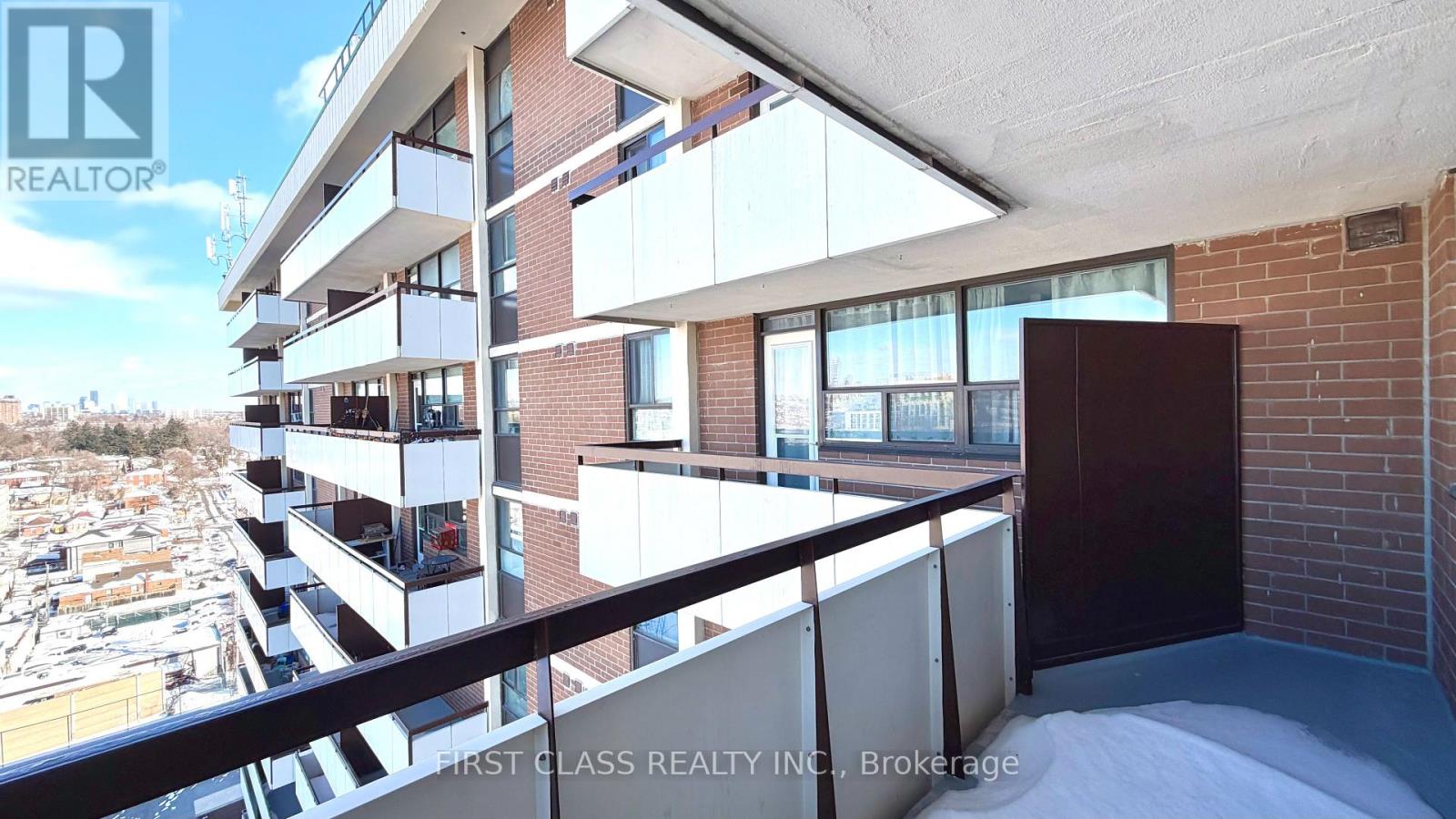 1415 - 541 Blackthorn Avenue, Toronto, Ontario  M6M 5A6 - Photo 32 - W12846628