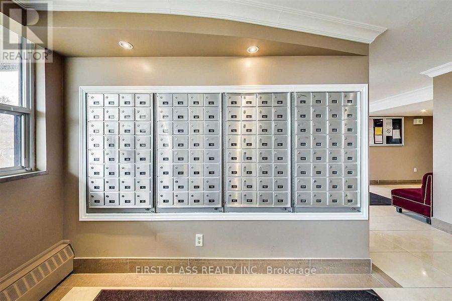 1415 - 541 Blackthorn Avenue, Toronto, Ontario  M6M 5A6 - Photo 9 - W12846628