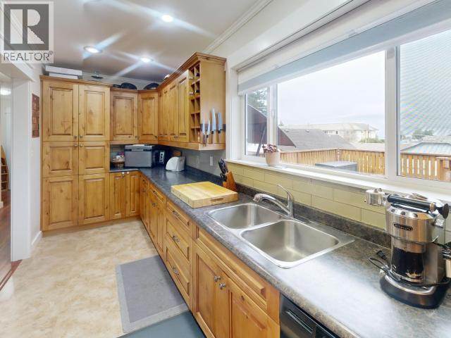 4691 Redonda Ave, Powell River, British Columbia  V8A 5L7 - Photo 3 - 19614