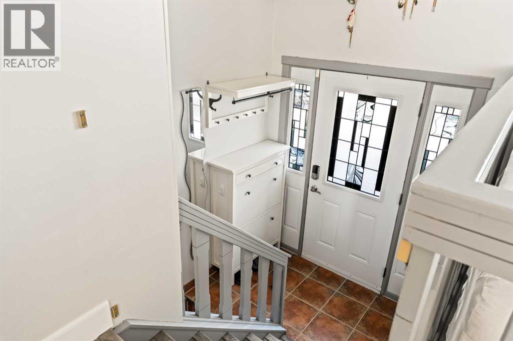 5919 Temple Drive Ne, Calgary, Alberta  T1Y 3B5 - Photo 4 - A2285959