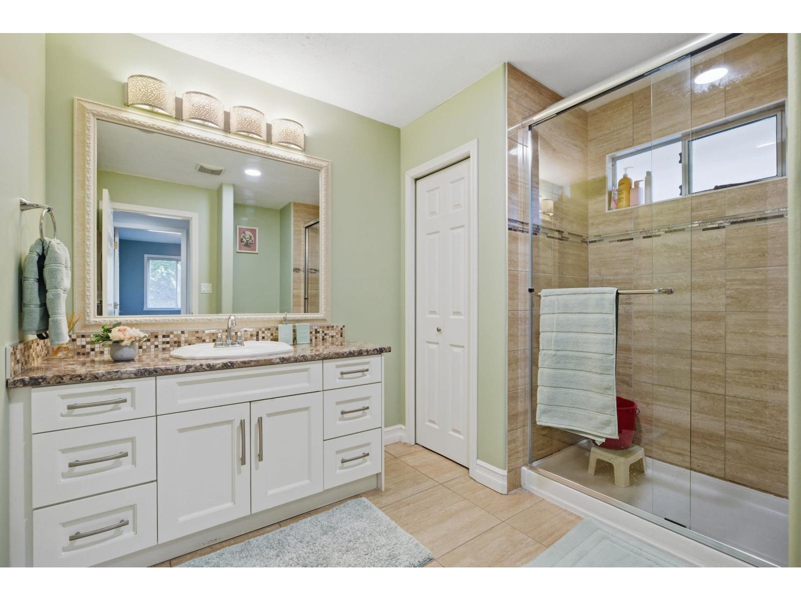 6707 122a Street, Surrey, British Columbia  V3W 0W1 - Photo 13 - R3096137