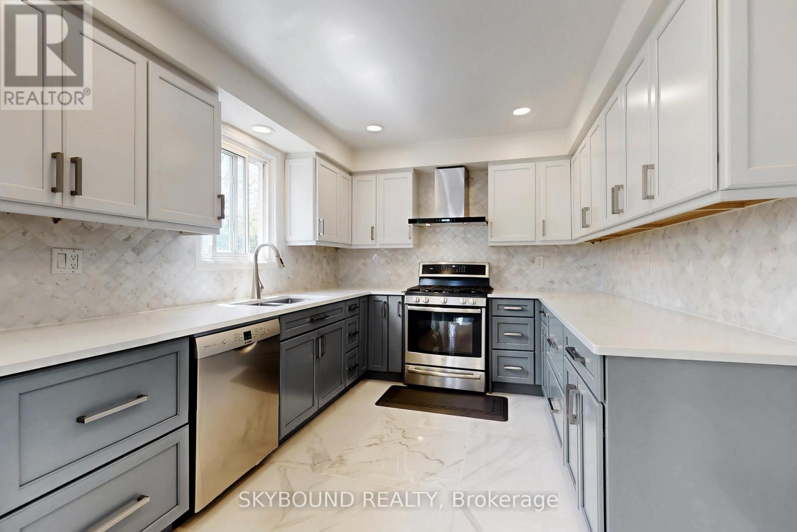 2088 Madden Boulevard, Oakville, Ontario  L6H 3L6 - Photo 8 - W12843266