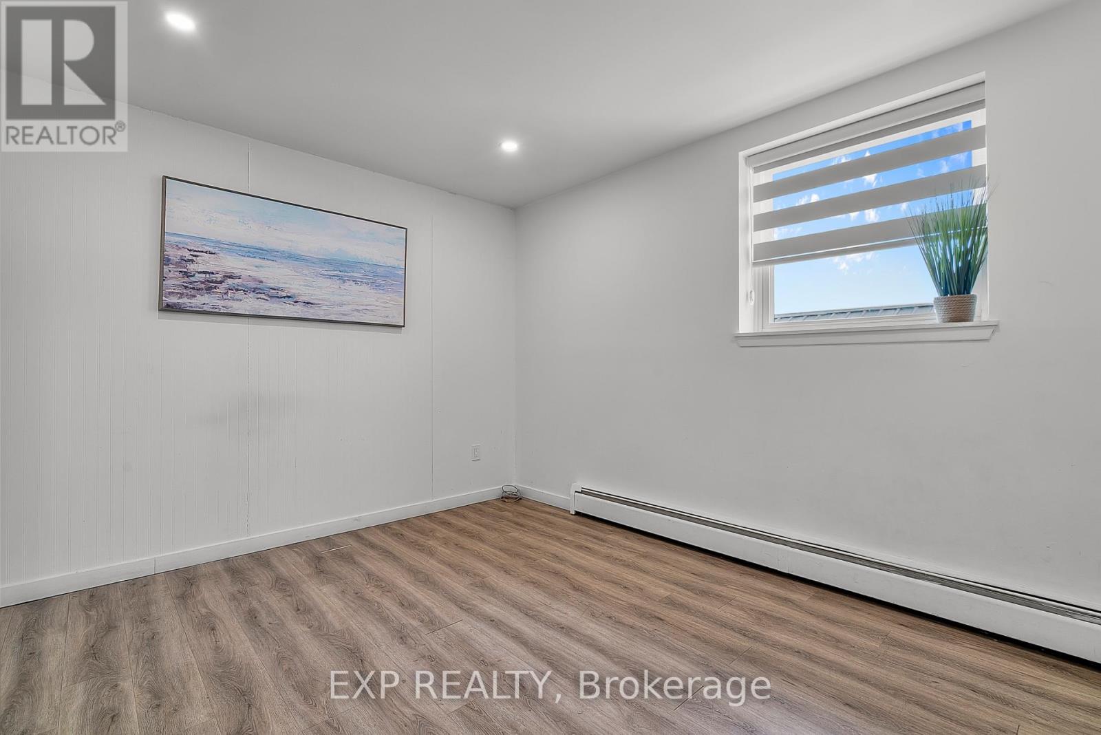 3 - 4595 Queen Street, Niagara Falls, Ontario  L2E 2L7 - Photo 6 - X12846654