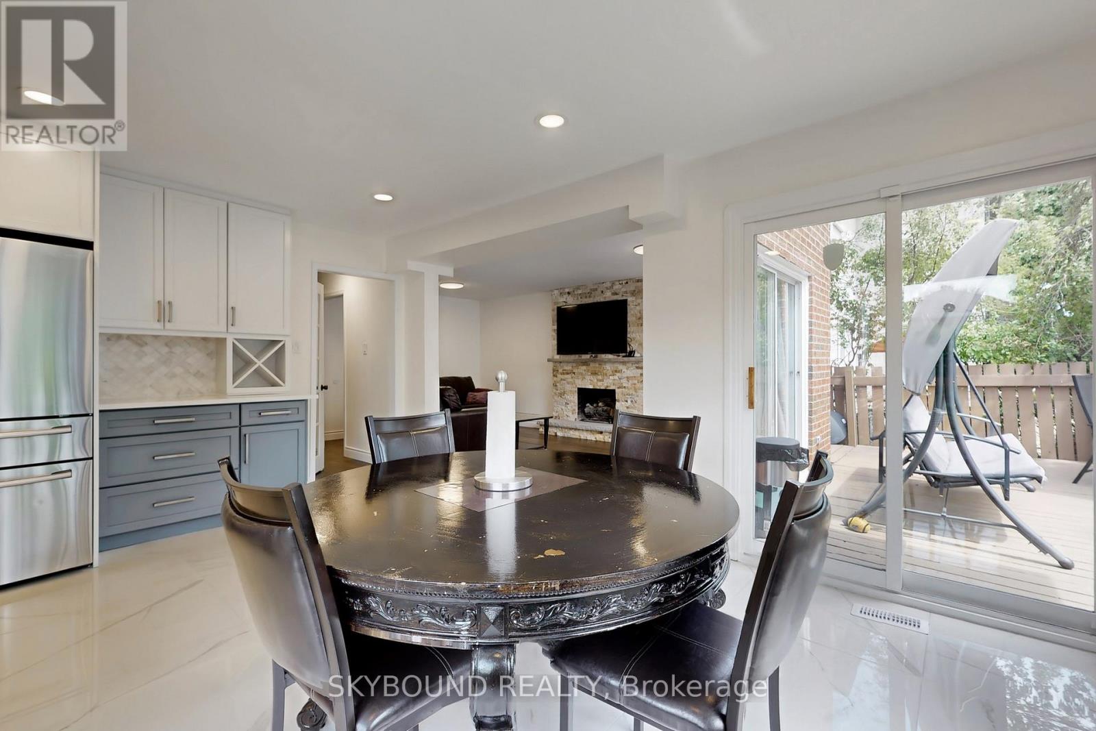 2088 Madden Boulevard, Oakville, Ontario  L6H 3L6 - Photo 12 - W12843266