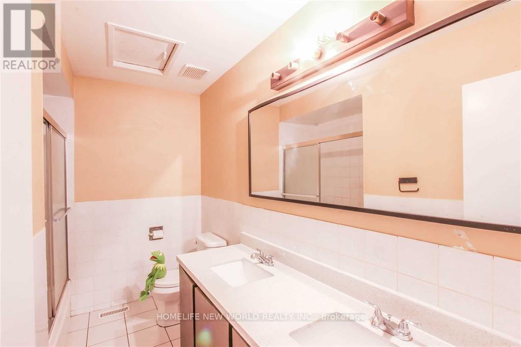 Main Fl - 135 Pineway Boulevard, Toronto, Ontario  M2H 1A9 - Photo 13 - C12846646