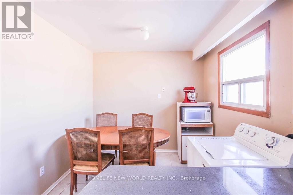 Main Fl - 135 Pineway Boulevard, Toronto, Ontario  M2H 1A9 - Photo 7 - C12846646