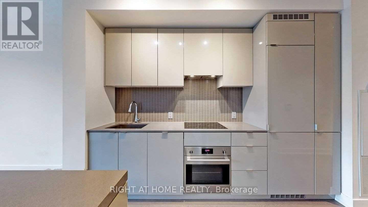 813 - 7 Grenville Street, Toronto, Ontario  M4Y 0E9 - Photo 3 - C12846714