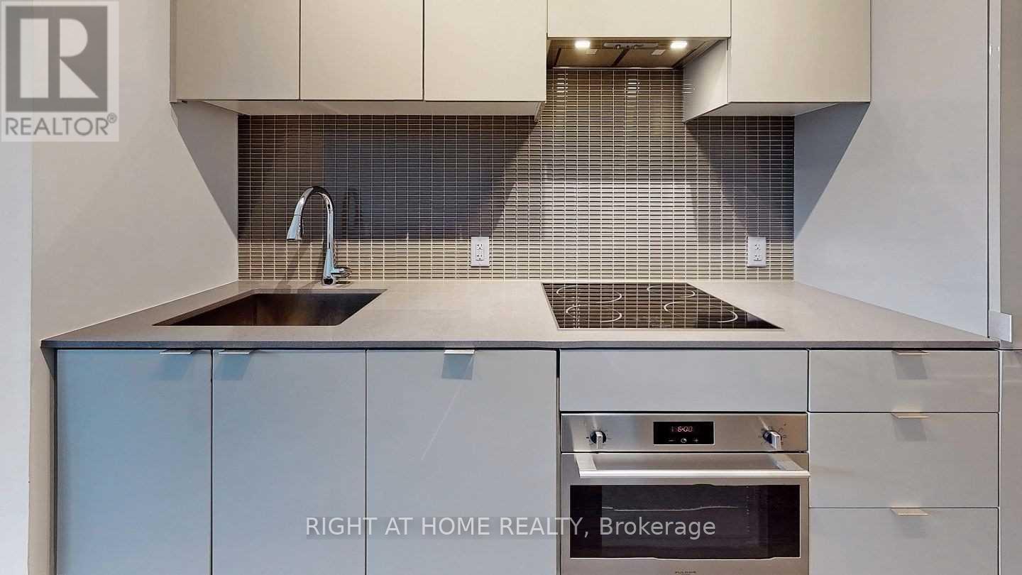 813 - 7 Grenville Street, Toronto, Ontario  M4Y 0E9 - Photo 4 - C12846714