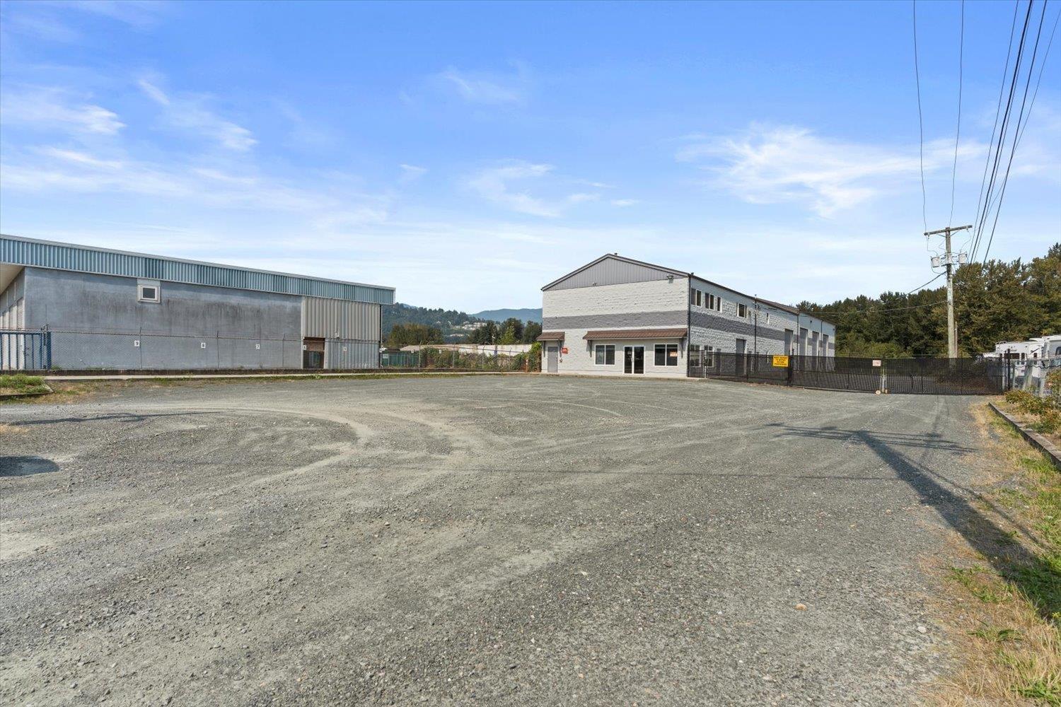 44755 Yale Road, West Chilliwack, Chilliwack, British Columbia  V2R 4H3 - Photo 3 - C8076753