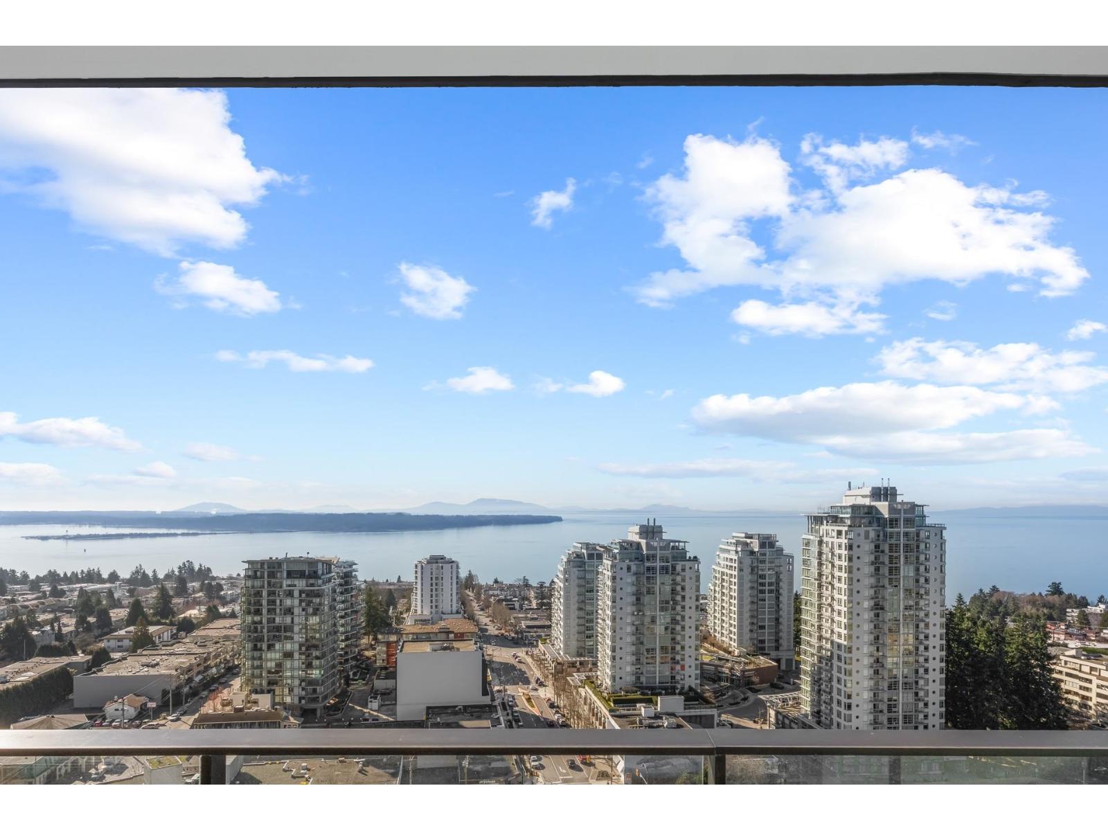 2104 1588 Johnston Road, Surrey, British Columbia  V4B 0C5 - Photo 2 - R3096260