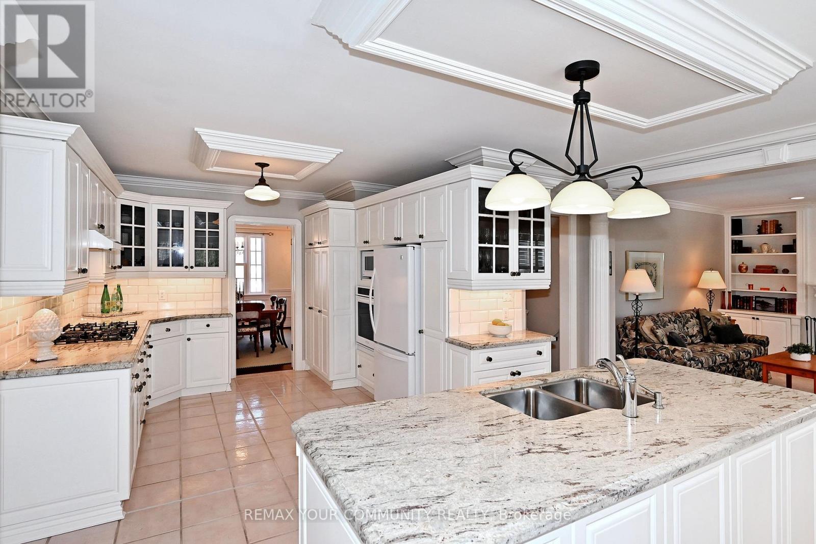 88 Wells Street, Aurora, Ontario  L4G 1T1 - Photo 11 - N12846670