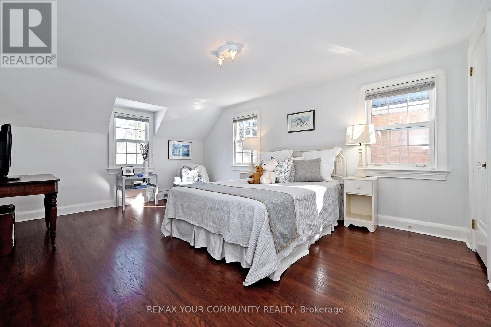 88 Wells Street, Aurora, Ontario  L4G 1T1 - Photo 18 - N12846670