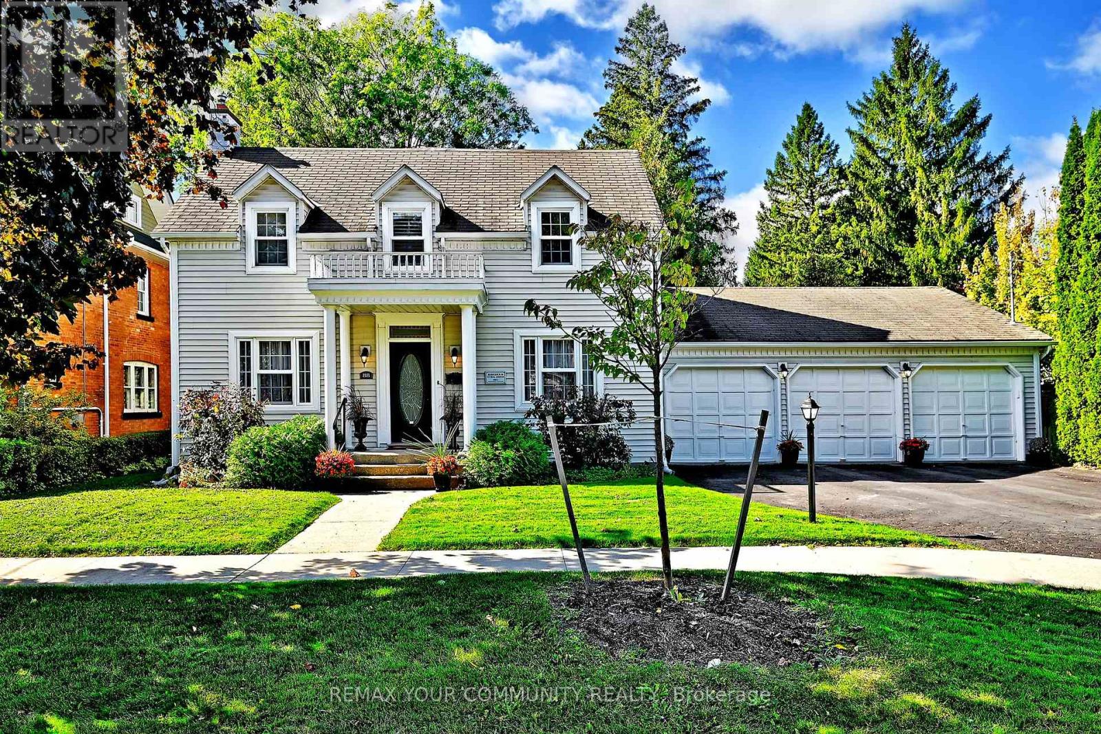 88 Wells Street, Aurora, Ontario  L4G 1T1 - Photo 2 - N12846670