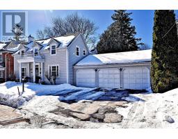 88 WELLS STREET, Aurora, Ontario