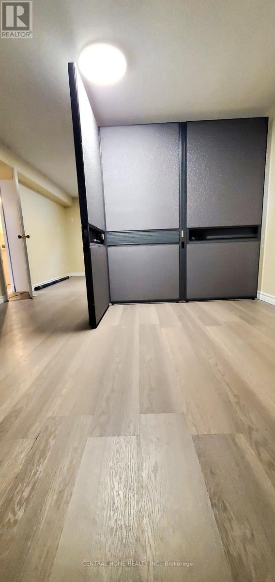 210 Jacey Ann Drive, Richmond Hill, Ontario  L4C 4N5 - Photo 8 - N12846684