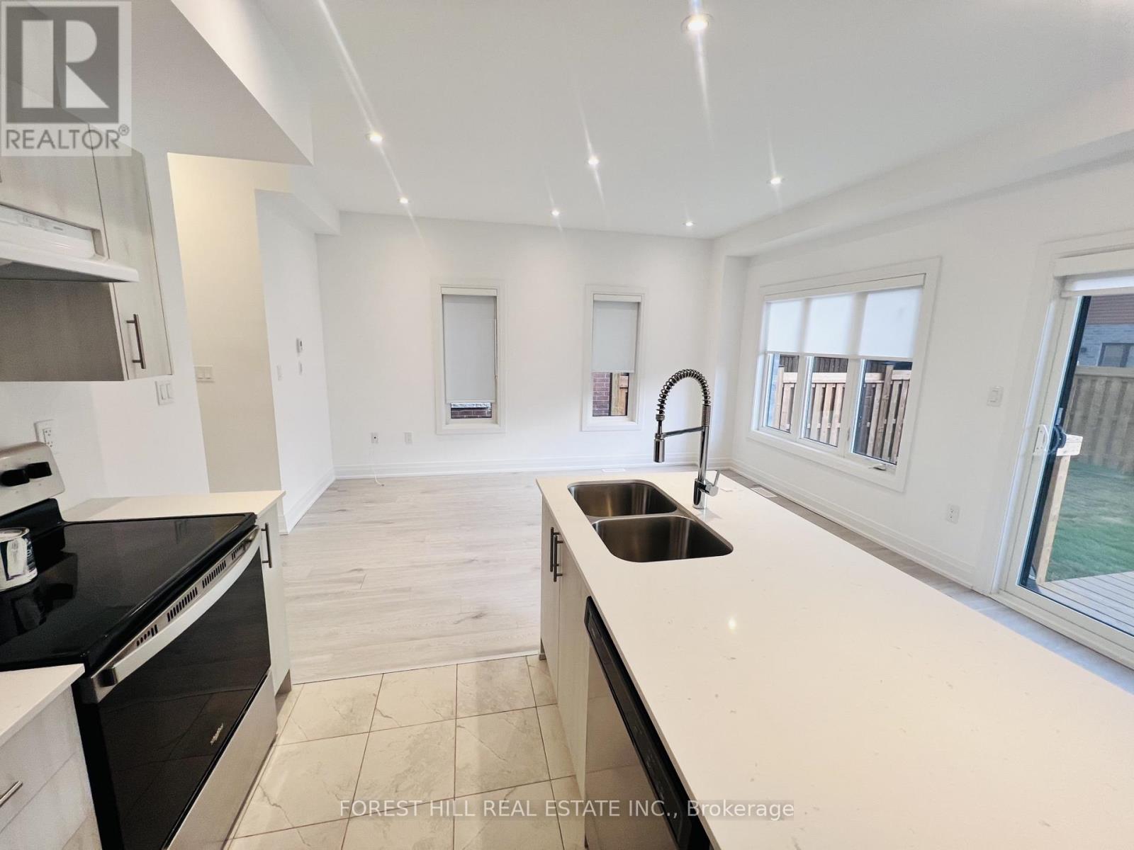 149 Gateland Drive, Barrie, Ontario  L9J 0M5 - Photo 13 - S12846664