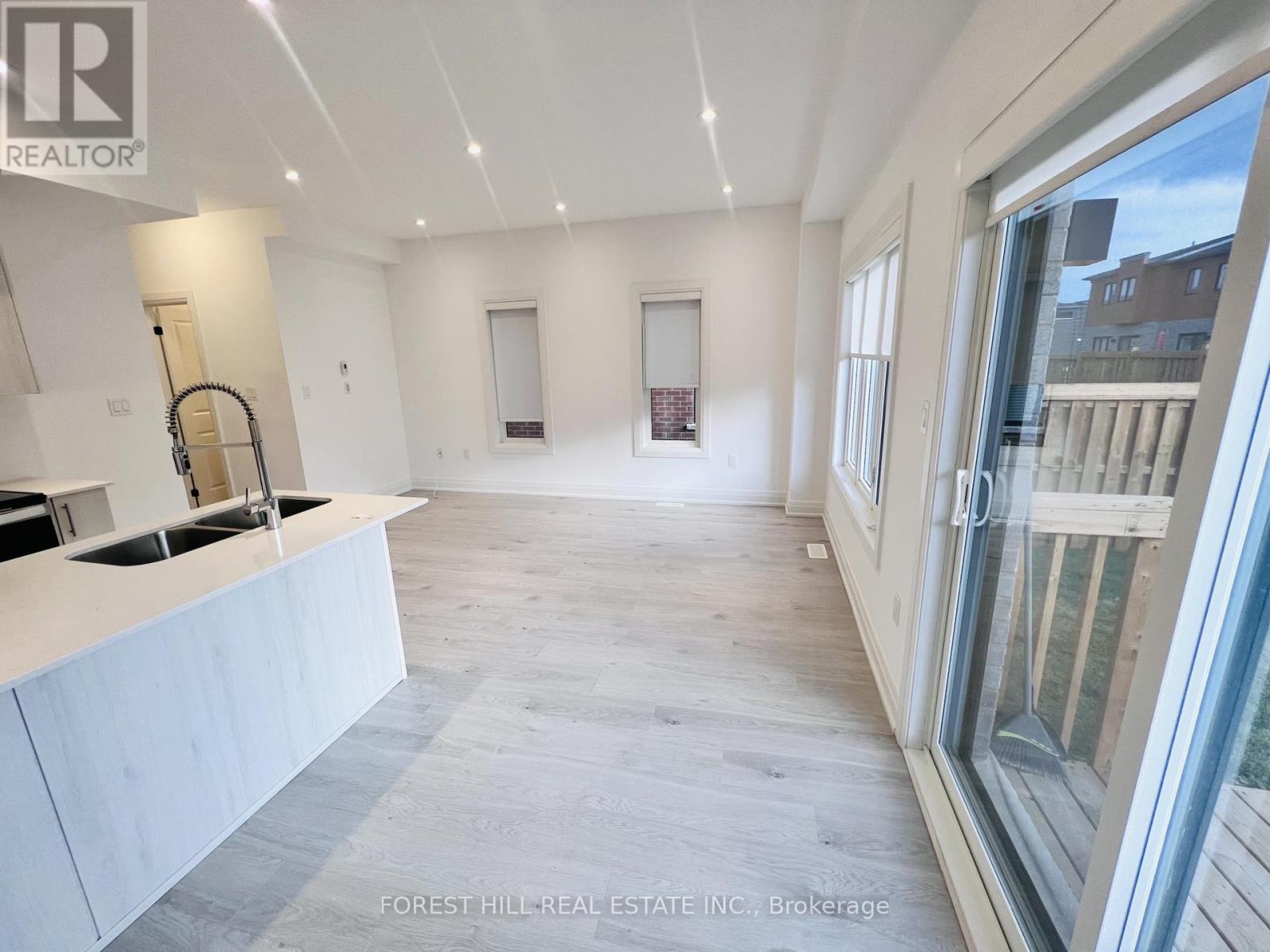 149 Gateland Drive, Barrie, Ontario  L9J 0M5 - Photo 14 - S12846664