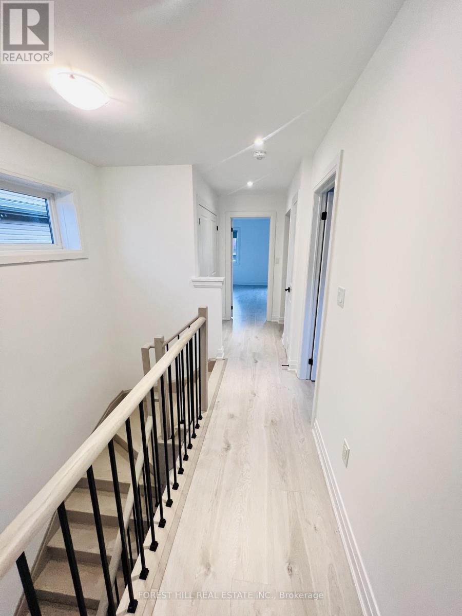 149 Gateland Drive, Barrie, Ontario  L9J 0M5 - Photo 16 - S12846664