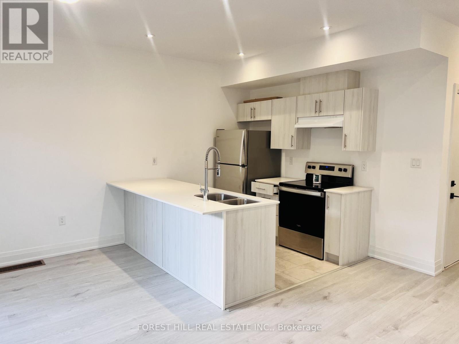 149 Gateland Drive, Barrie, Ontario  L9J 0M5 - Photo 8 - S12846664