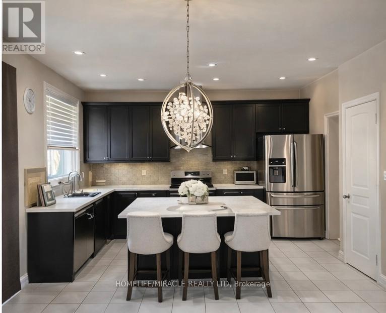 3 Angelgate Road, Brampton, Ontario  L6Y 0X8 - Photo 3 - W12844364