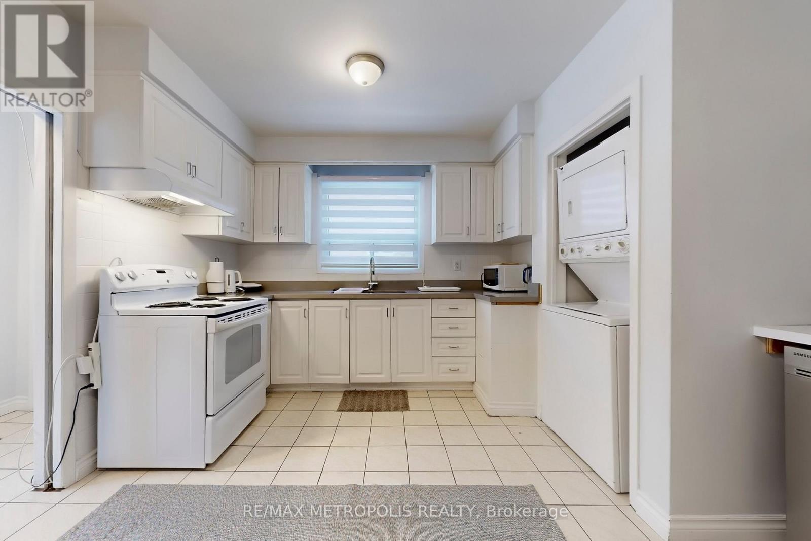 20 Knox Avenue, Toronto, Ontario  M9L 2M3 - Photo 12 - W12846660