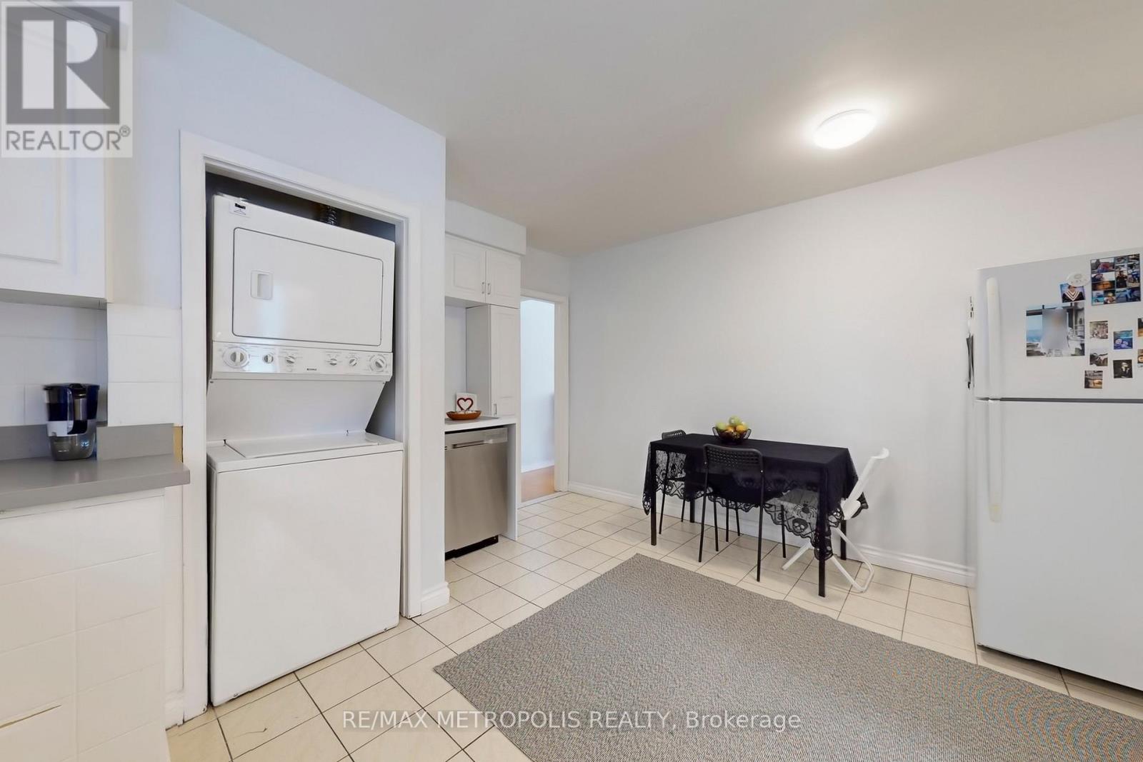 20 Knox Avenue, Toronto, Ontario  M9L 2M3 - Photo 13 - W12846660