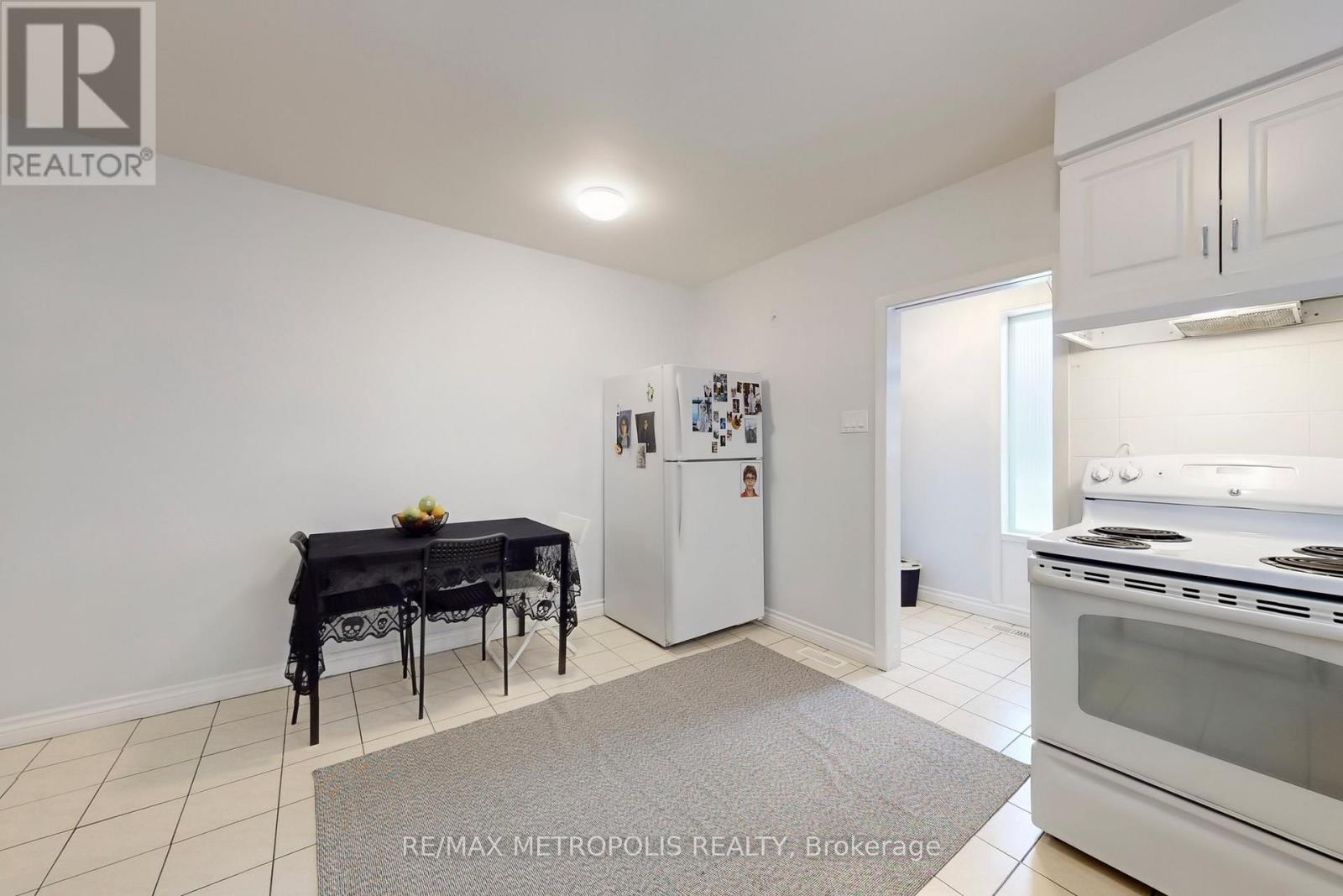 20 Knox Avenue, Toronto, Ontario  M9L 2M3 - Photo 14 - W12846660